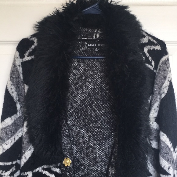 Sweater - Picture 2 of 4